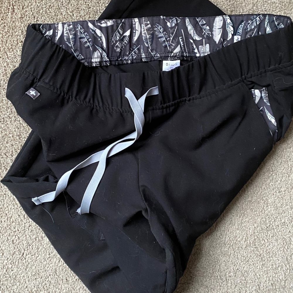 Figs scrubs- 2 pair